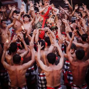 Southern Bali Tour : Cliff, Beach, Temple & Fire Dance Show